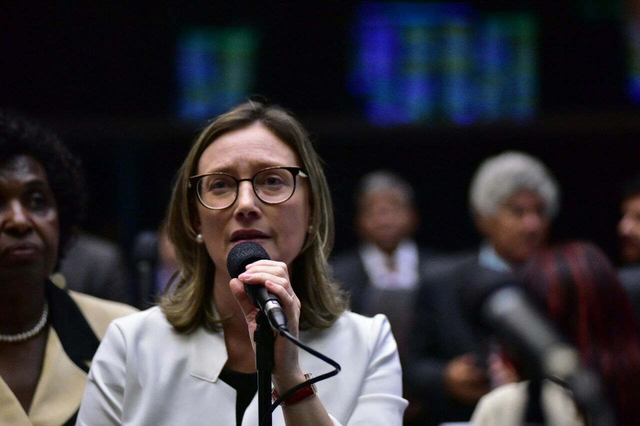 Maria do Rosário manifesta preocupação com corte no orçamento dos institutos federais