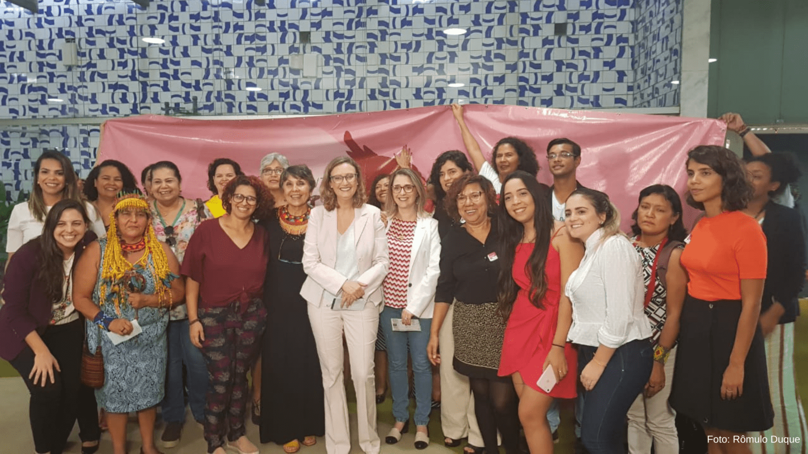 Maria do Rosário doa indenização recebida de Jair Bolsonaro para combate a violência contra as mulheres